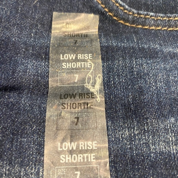 Denim shorts - Picture 3 of 3